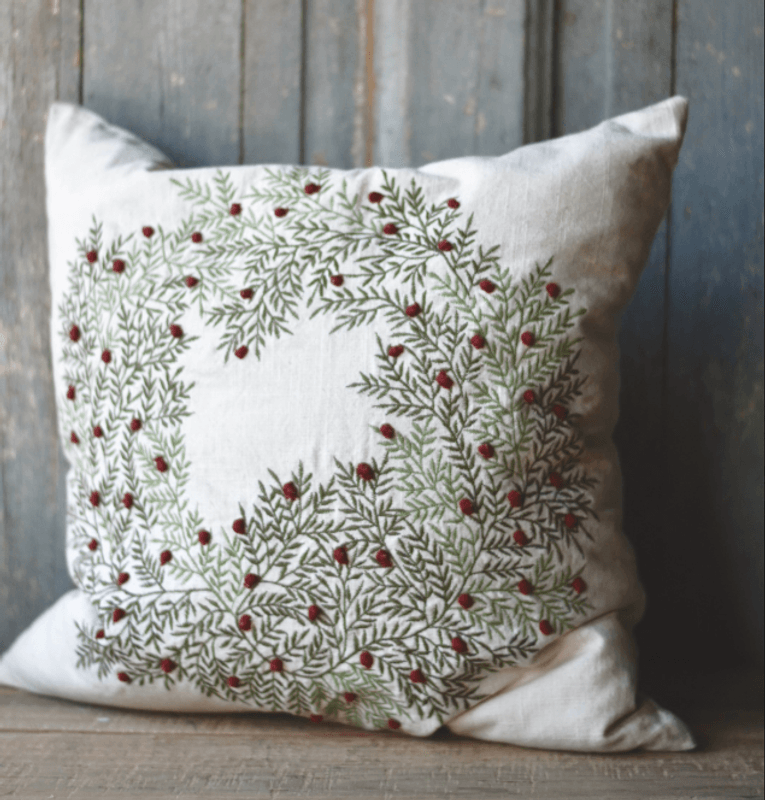Putetrekk brodert krans
